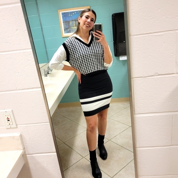 Meet your Posher, Ariella - Picture 1 of 5